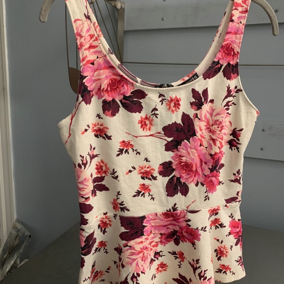 Express Floral Peplum Shirt - Picture 2 of 7